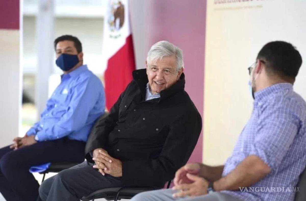 $!La chaqueta de AMLO a 35oC de temperatura