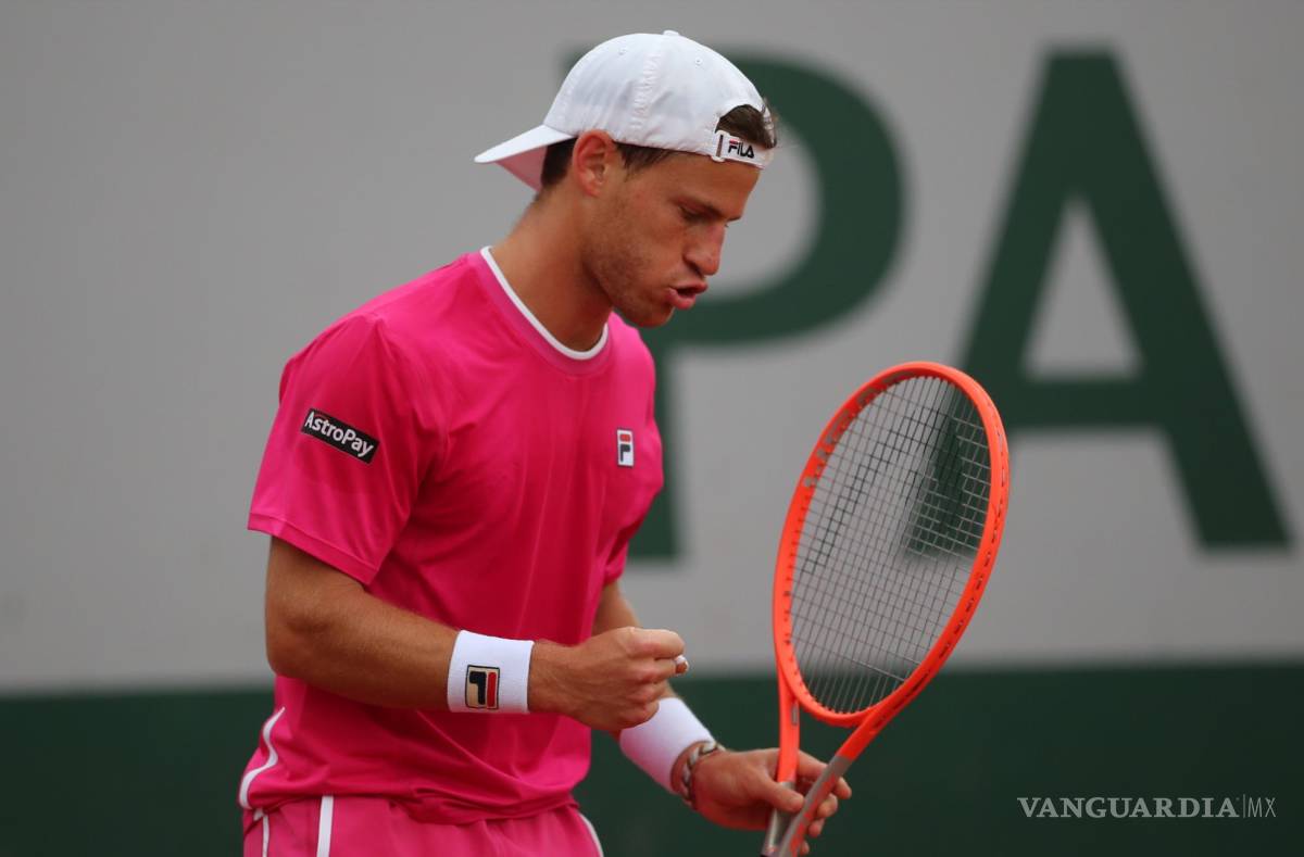 $!Diego Schwartzman de Argentina juega Andrey Kuznetsov de Rusia en su partido de primera ronda de hombres en Roland Garros en París, Francia.