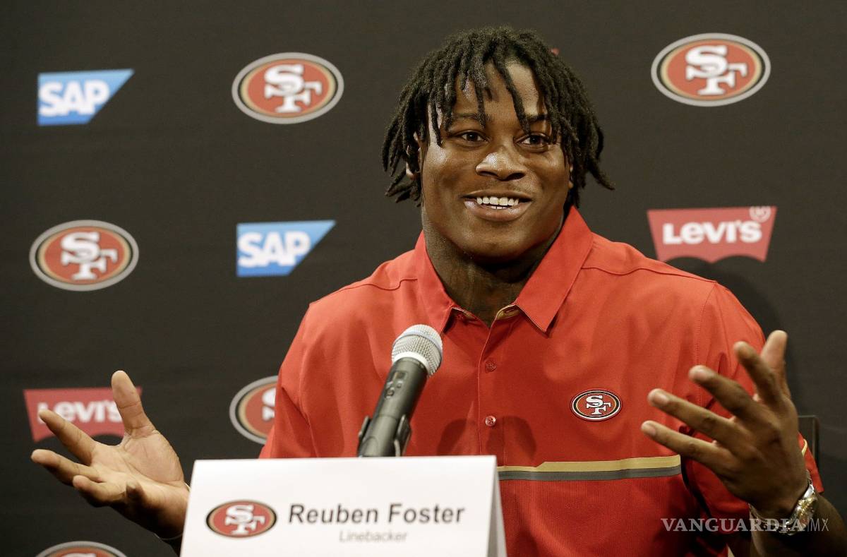 $!Kareem Hunt se une a la lista de los jugadores 'violentos' y 'desordenados' de la NFL
