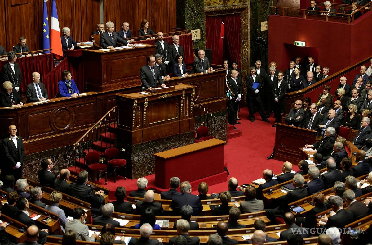 $!Anuncia Hollande más ataques en Siria y prolonga estado de emergencia