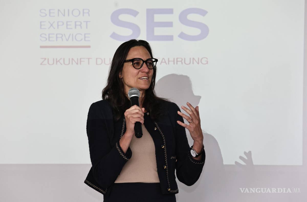 $!Cooperación Binacional: Cristina Zametzer, de la Embajada de Alemania en México, junto a Volker Lehr (SES), durante su visita a Saltillo para evaluar proyectos de cooperación.