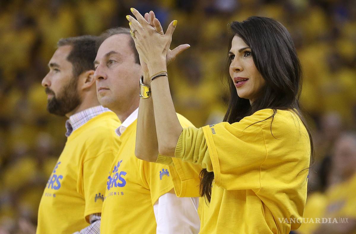 $!Fans de Beyoncé amenazan de muerte a Nicole Curran, la mujer que habló con Jay-Z en partido