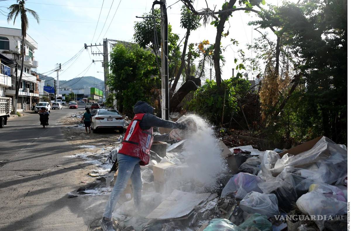 $!Tras huracán Otis, basura y escombro saturan calles de Acapulco en vísperas de Navidad