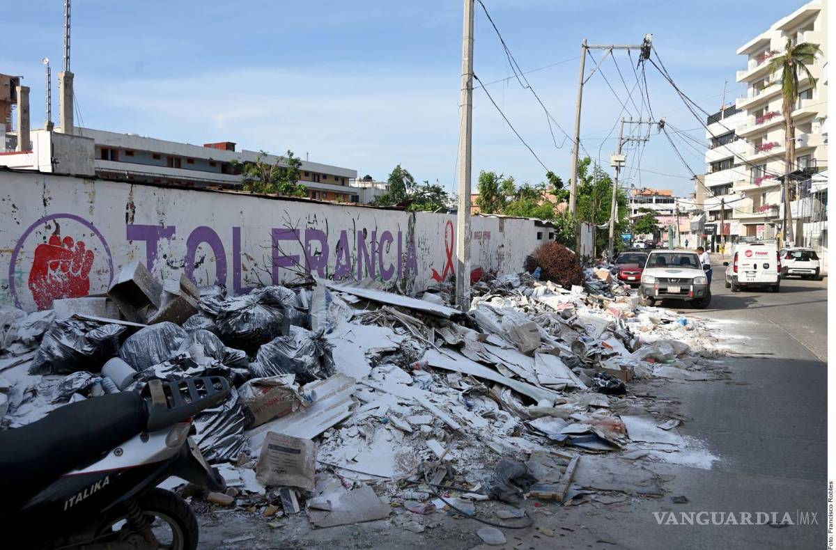 $!Tras huracán Otis, basura y escombro saturan calles de Acapulco en vísperas de Navidad