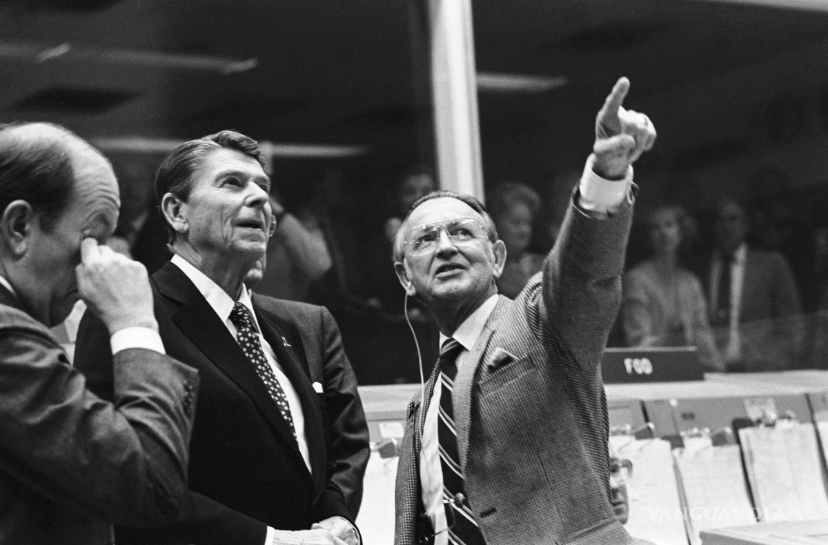 $!Chris Kraft, primer director de vuelo de la NASA fallece a los 95 años