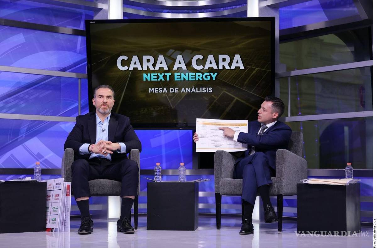 $!Ambos políticos se acusaron mutuamente de amistad con los directivos de la empresa, a la que acusaron de no cumplir el contrato.