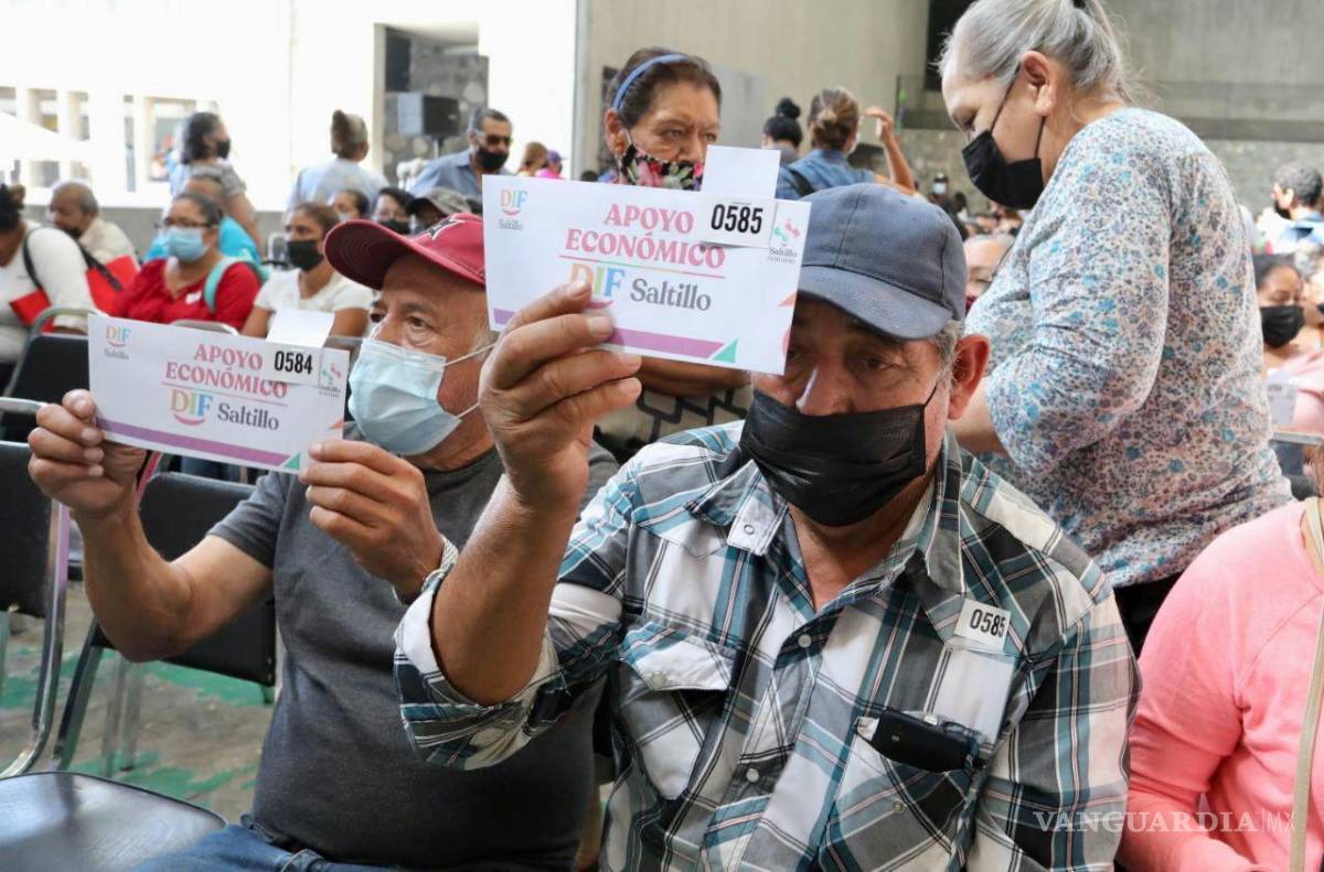 $!“Este apoyo nos sirve de mucho para las necesidades de cada uno de nosotros, sobre todo para adultos mayores, personas con alguna enfermedad o discapacidad, así como a madres solteras y familias en situaciones difíciles”, expresó la representante de los beneficiarios.