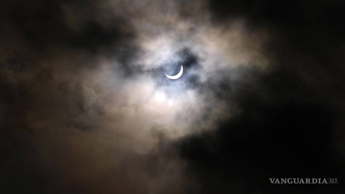 Convierten en una fiesta observación del eclipse en ciudades de Estados Unidos y Canadá
