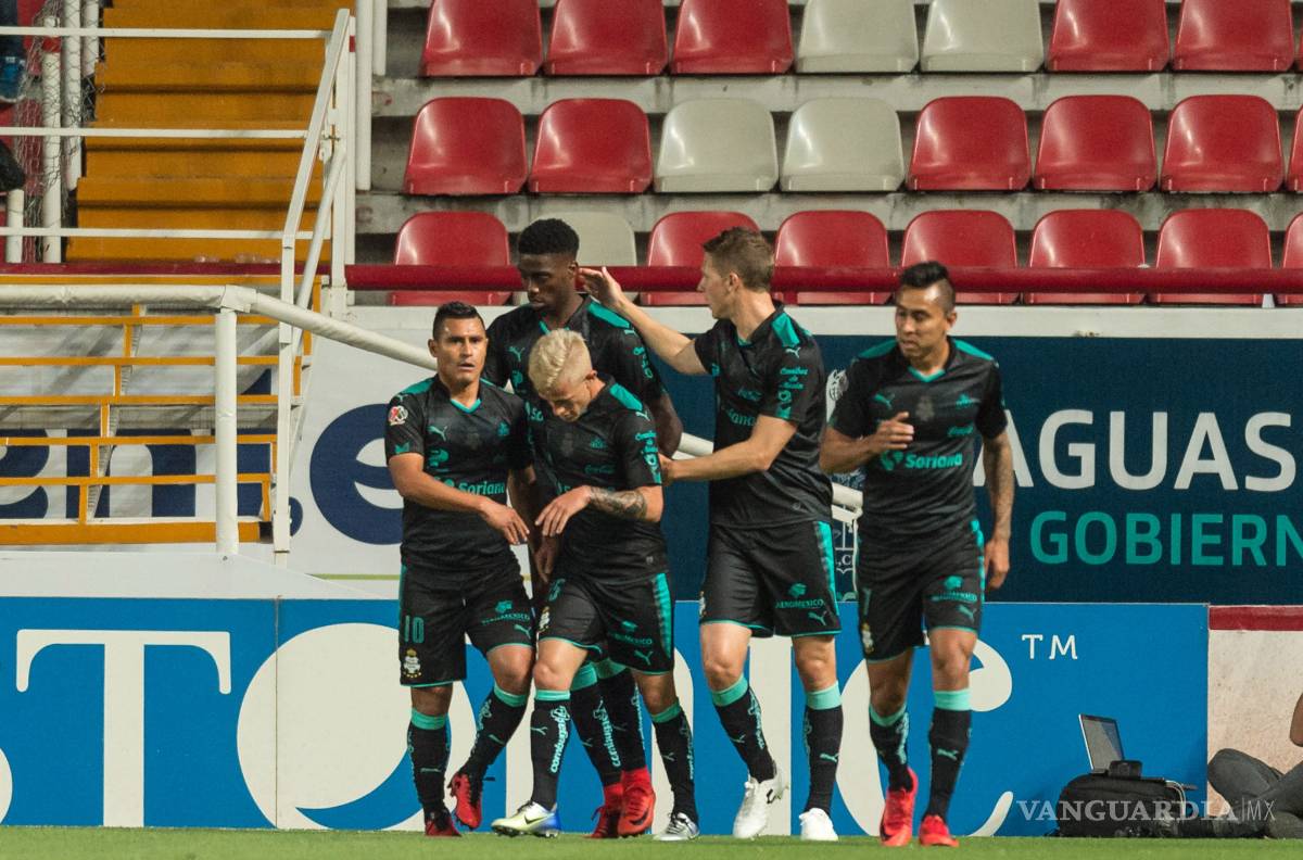 $!¡Toda una bendición! ¡Santos es líder del torneo!