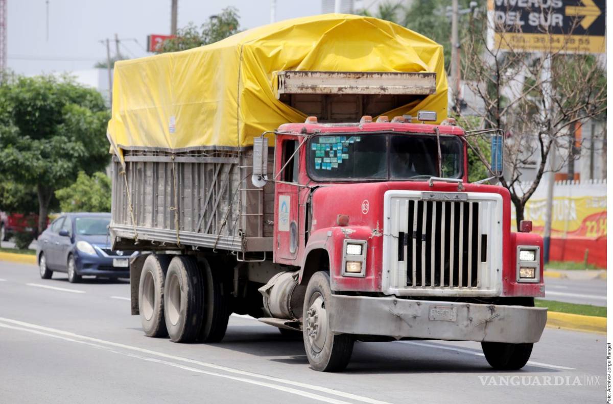$!Los empresarios afirman que los criminales tienen acceso a más armas y tecnología para robar al autotransporte en las carreteras.