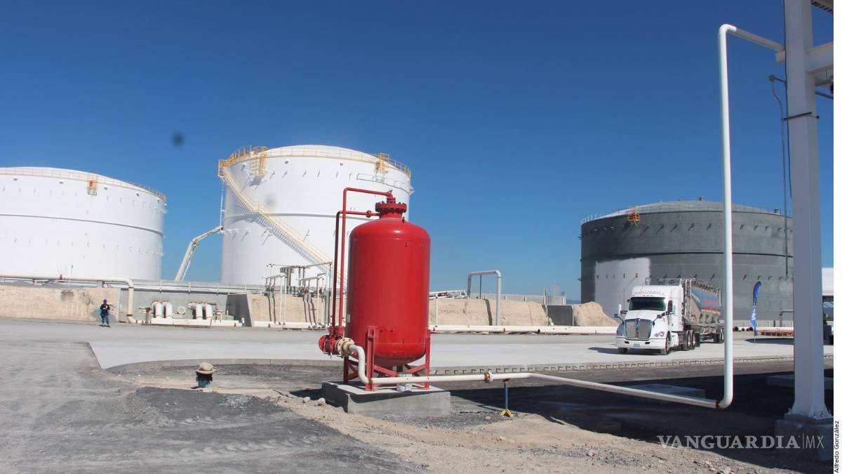 Alistan en aduanas 14 laboratorios contra huachicol fiscal