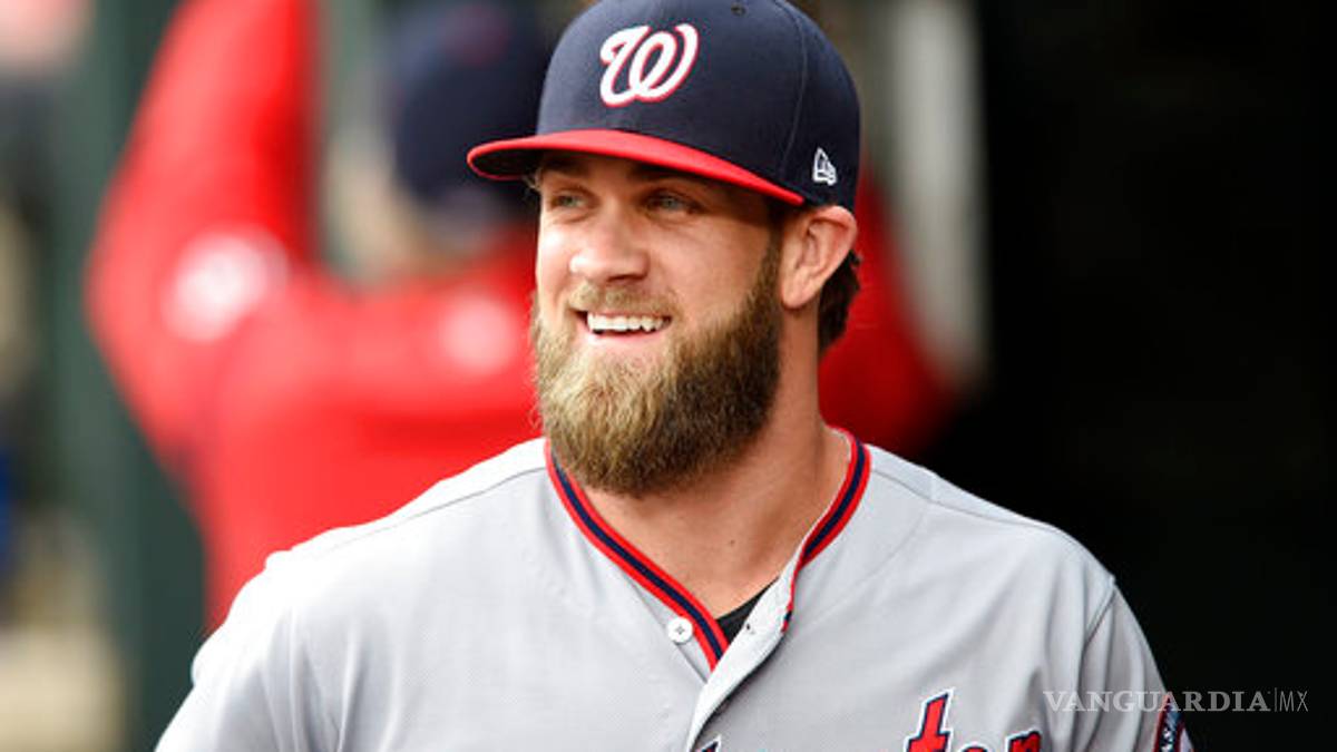Bryce Harper firma contrato millonario con los Nacionales