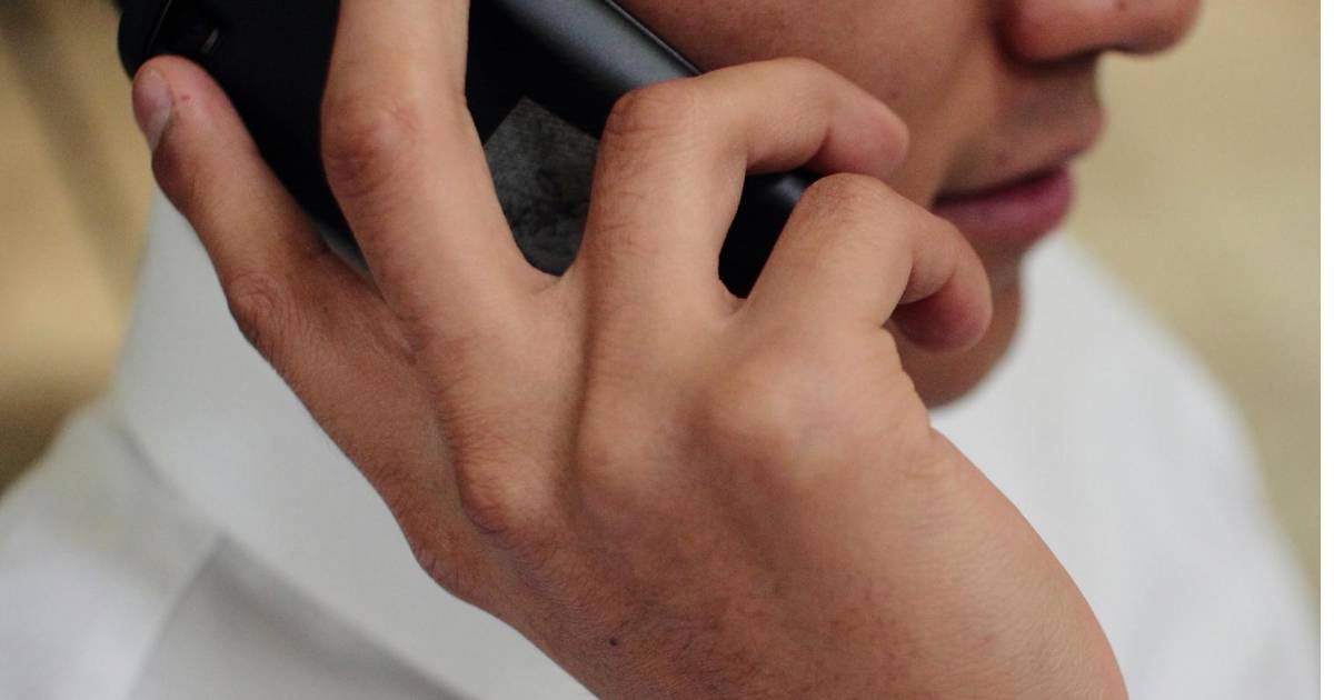 Estafan por celular simulando ser el SAT