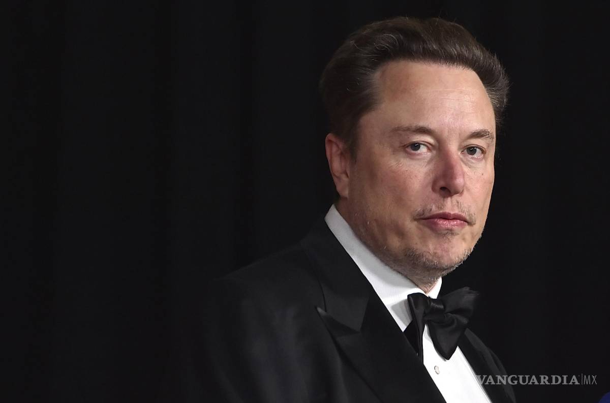 $!Elon Musk, CEO de Tesla, anunció que los planes de la compañía para construir una planta de autos eléctricos en el norte de México están detenidos.