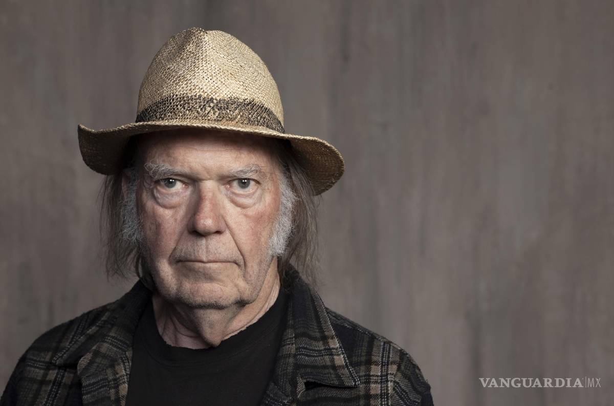 $!Neil Young posa para un retrato en Santa Mónica, California, el 9 de septiembre de 2019. AP/Rebecca Cabage/Invision