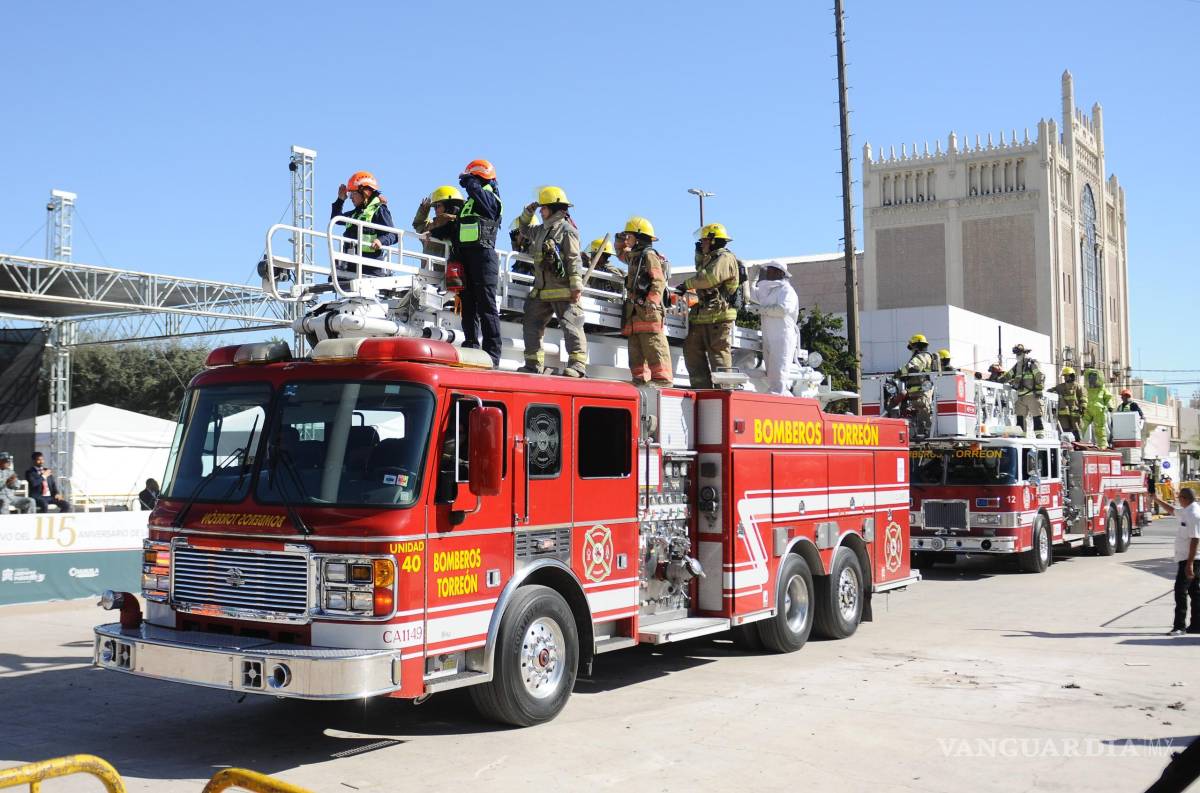 $!Unidades de emergencia mostraron su equipamiento ante el público.