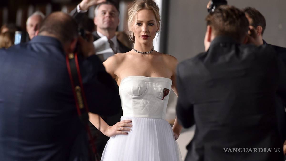 Lanza Jennifer Lawrence una campaña para identificar a ultraderechistas de Charlottesville