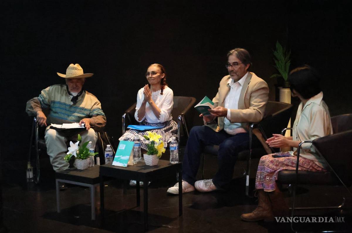 $!El Teatro García Carrillo fue sede de la presentación del libro “Teatro Breve”, del escritor y dramaturgo Víctor Antero Flores.