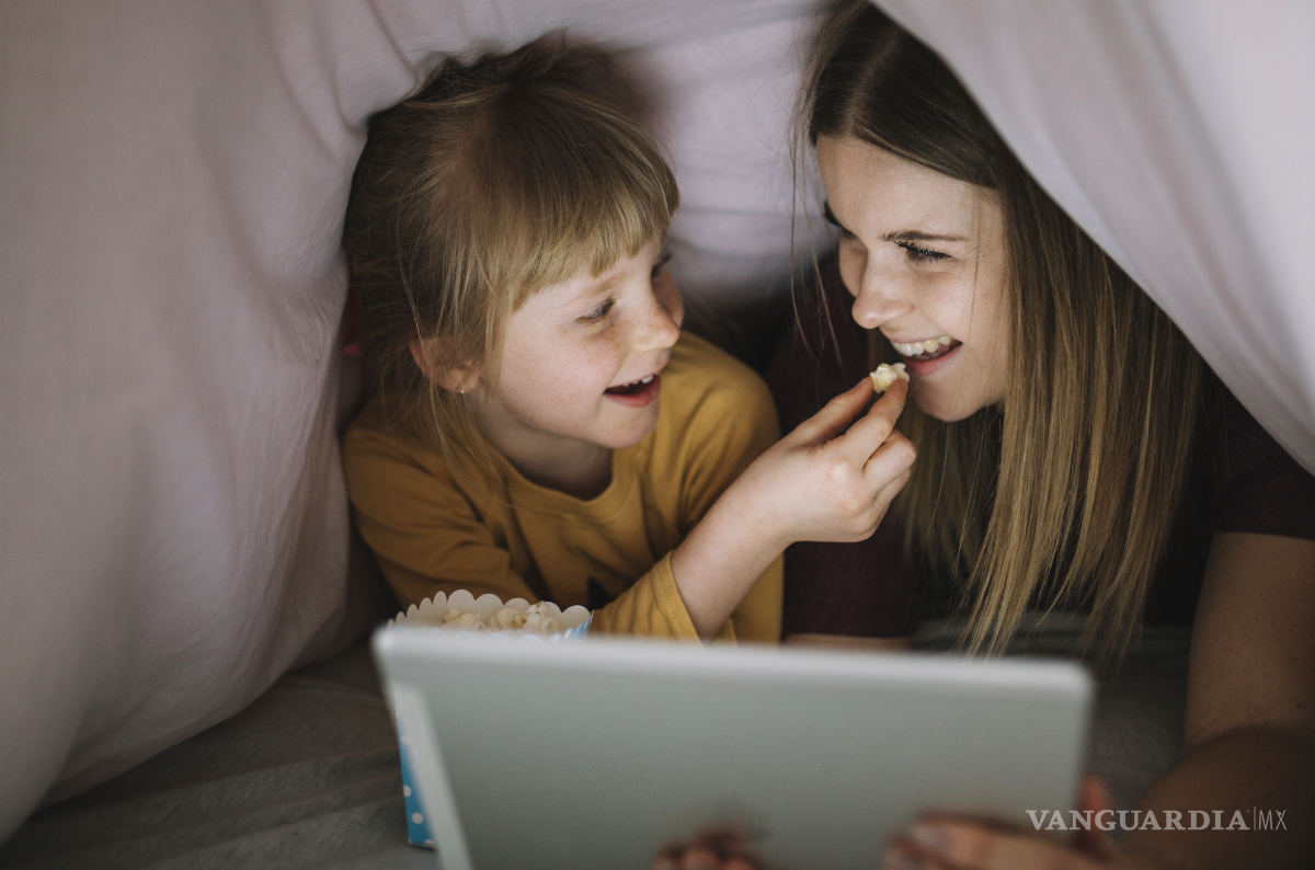 $!Los adultos deben ser los primeros en poner el ejemplo sobre el uso de dispositivos.