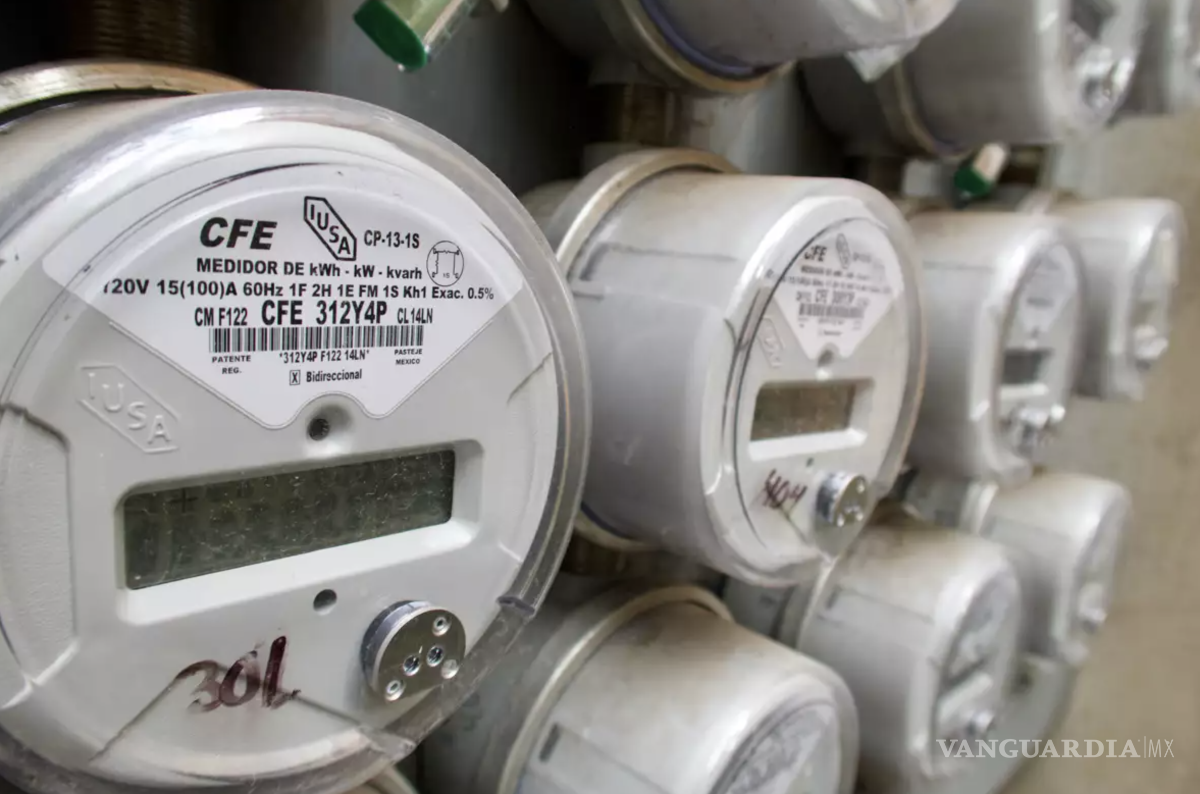 $!La instalación de nuevos medidores digitales de energía en viviendas y comercios puede provocar variaciones en el monto del recibo de luz.