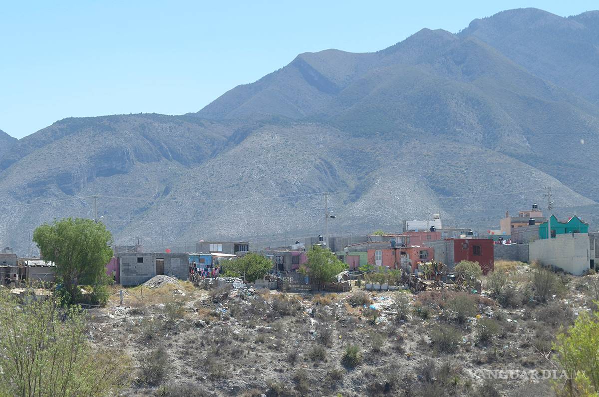 $!15 años sin gota agua: Cuando la colonia María de León en Saltillo se quedó sin 'derecho' del vital líquido