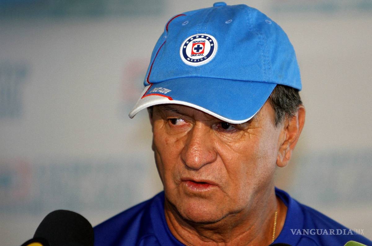 $!La 'pequeña' razón por la que 'El Conejo' Pérez pudo no haber debutado en el Cruz Azul