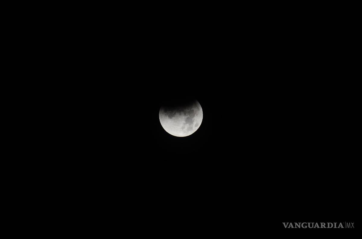 $!Así se vio la superluna azul de sangre en Saltillo