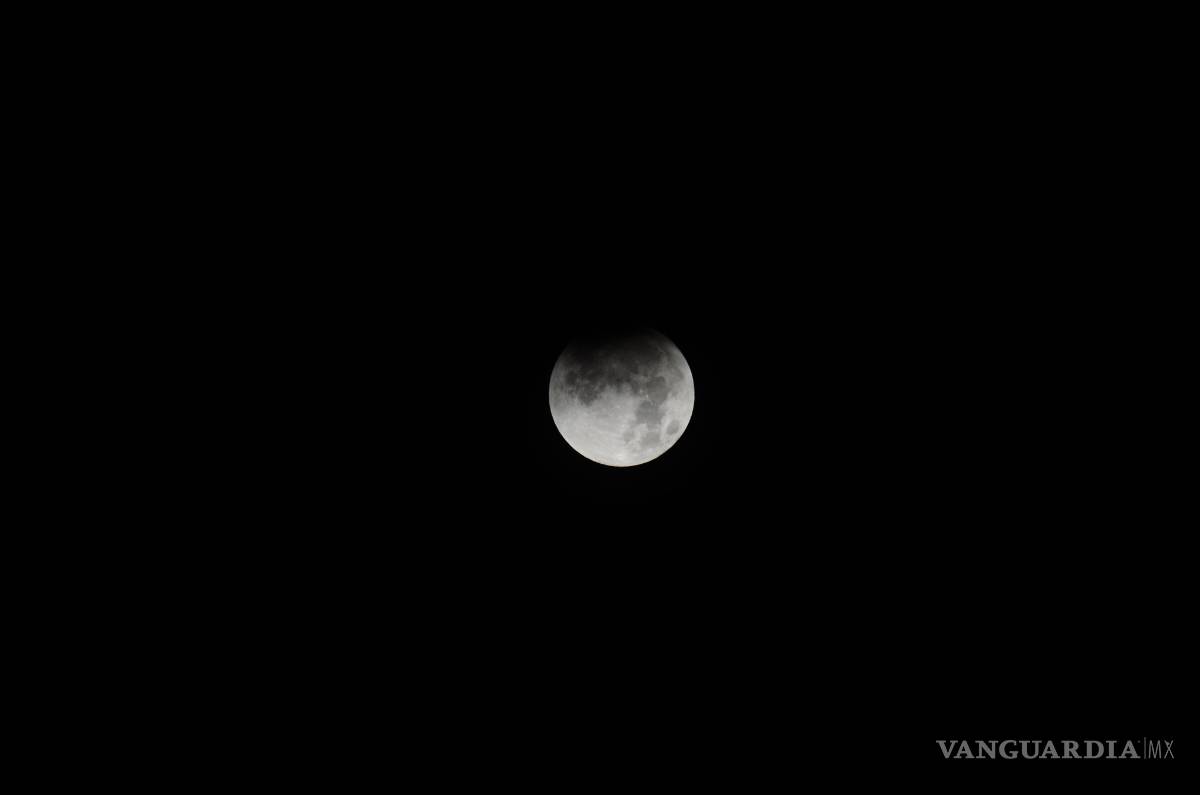 $!Así se vio la superluna azul de sangre en Saltillo
