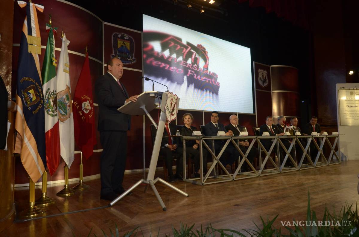 $!Marcha comunidad del Ateneo Fuente de Saltillo en un día de fiesta