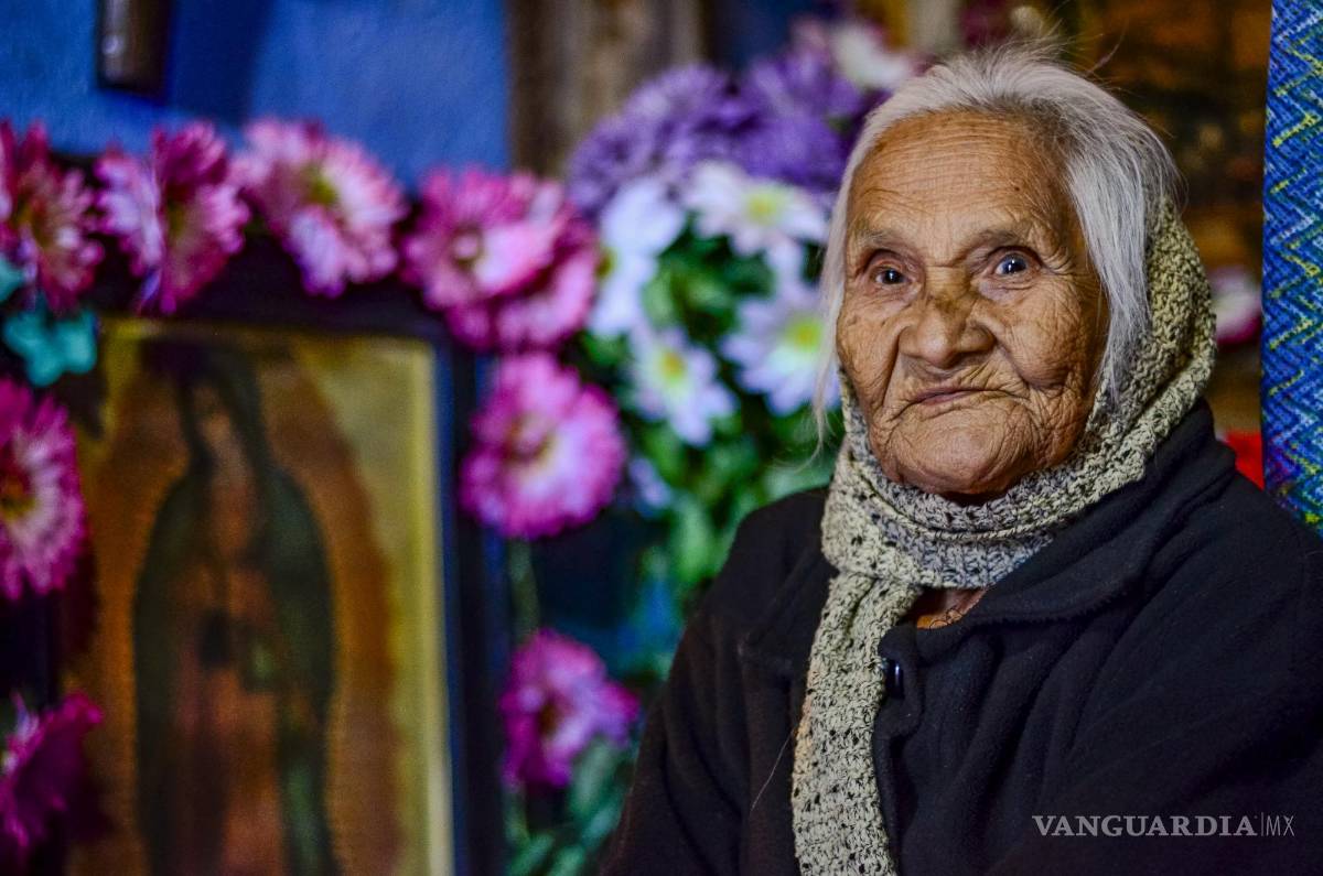 $!Además de sus labores curativas, Doña Juanita solía cuidar de hasta 50 figuras de Niño Dios que acostaba cada 24 de diciembre y levantaba cada seis de enero