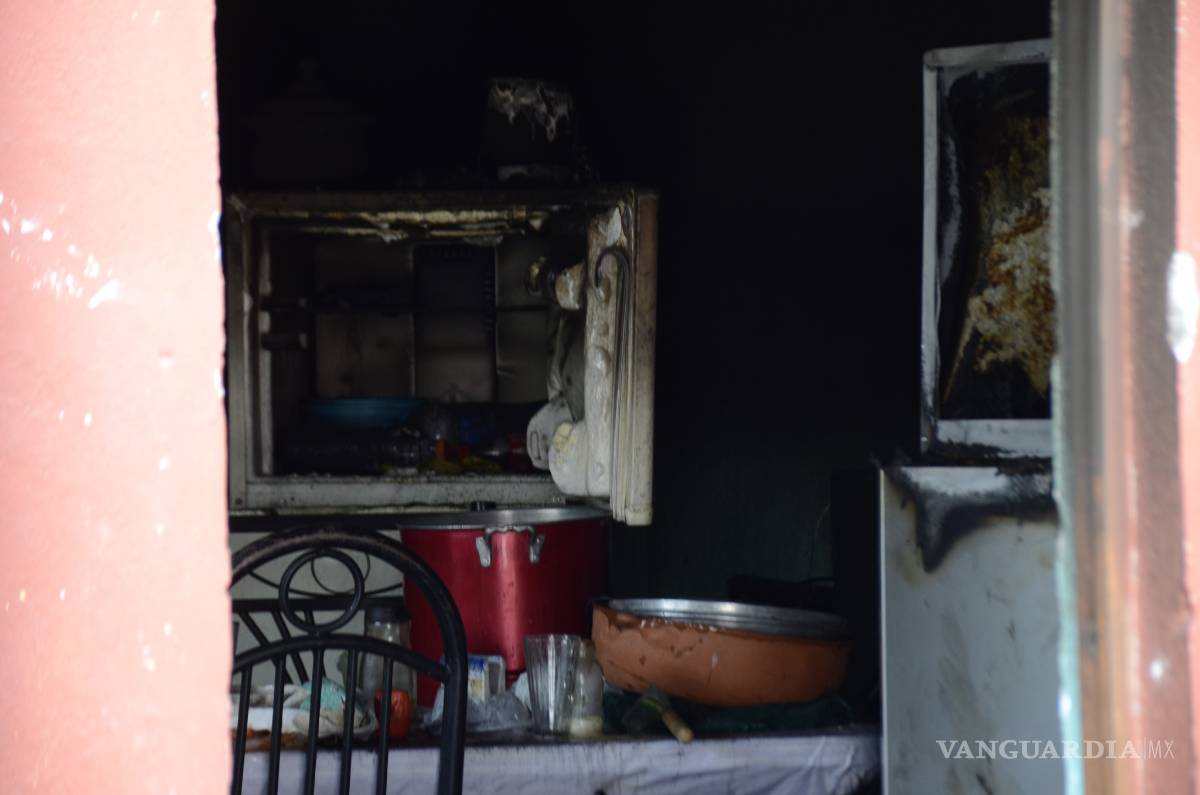 $!Lo perdió todo; doña Hermelinda, mujer que salvó a sus nietos en agresión de pandilla, clama ayuda