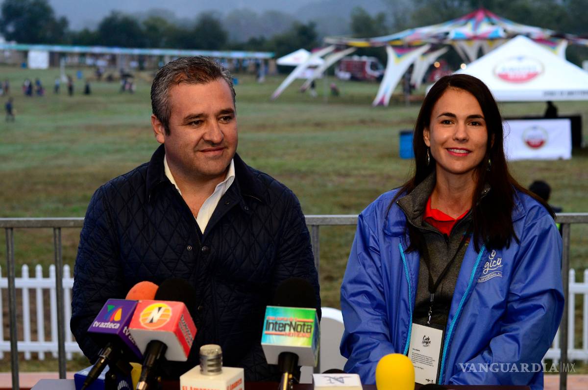 $!Santiago, Nuevo León: Luz, color y gastronomía en Festival Cielo Mágico