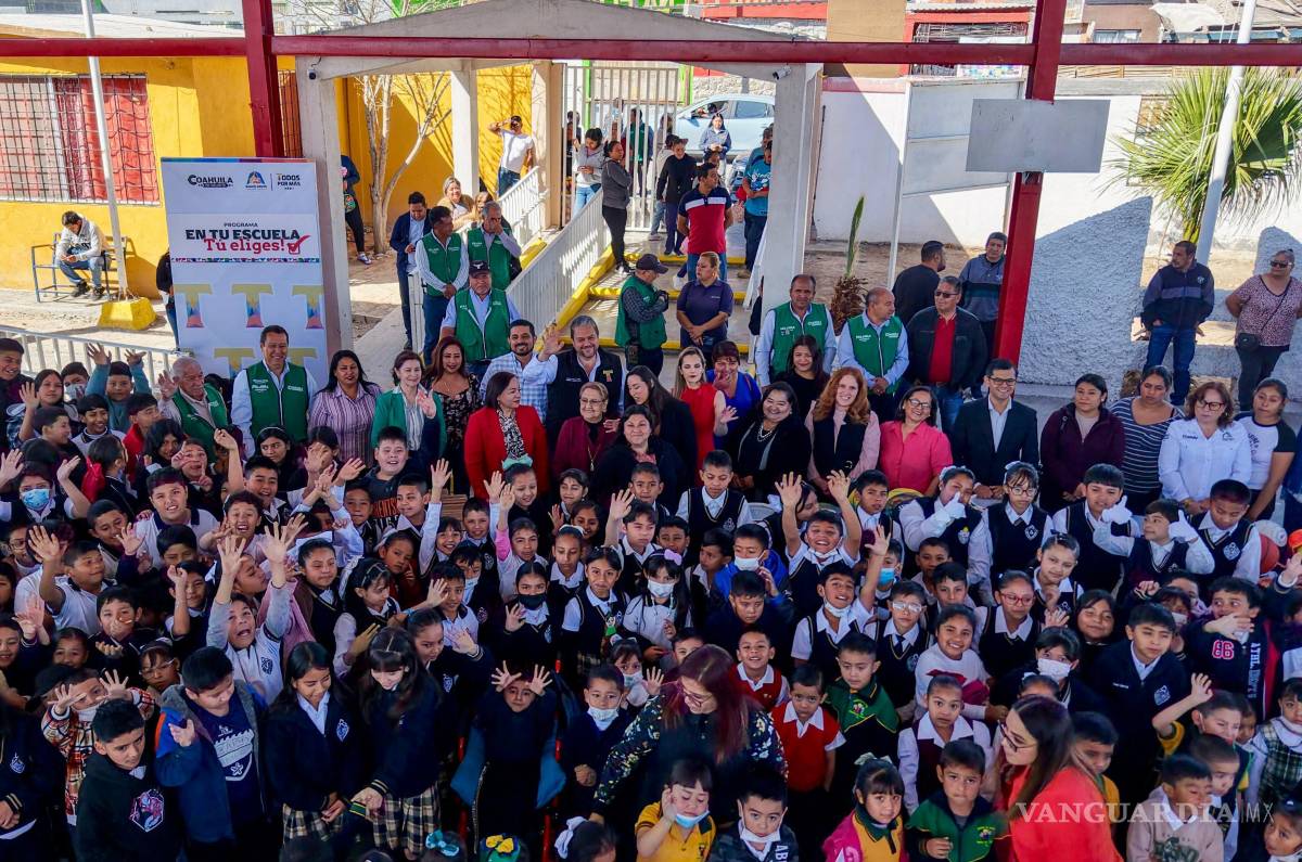 $!Con una inversión de 200 mil pesos, mil 117 estudiantes de preescolar y primaria recibieron equipamiento y material para fortalecer sus planteles.
