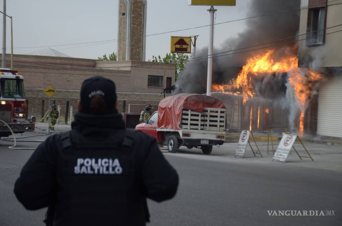 $!Tradición en cenizas, se quema 'Los Tacos de Checo'; en redes lo lamentan