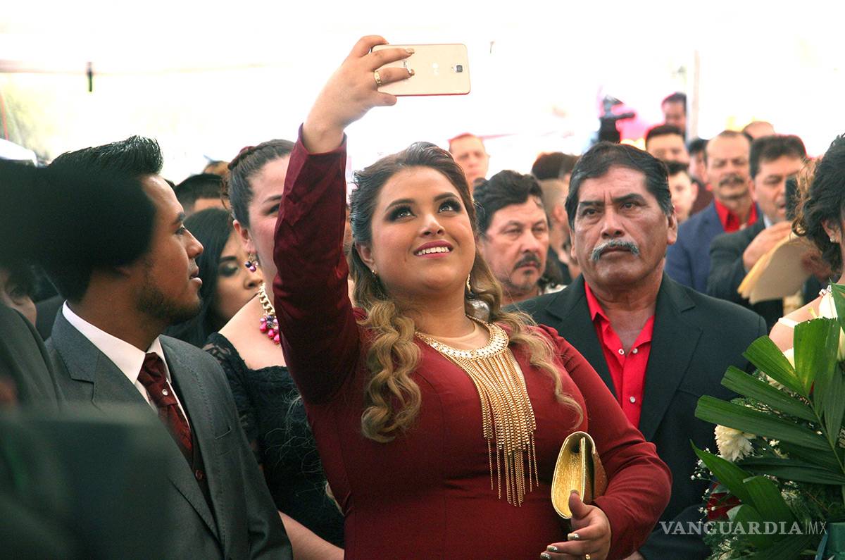 $!Llegó la fecha, miles llegaron al ejido La Joya para los XV de Rubí