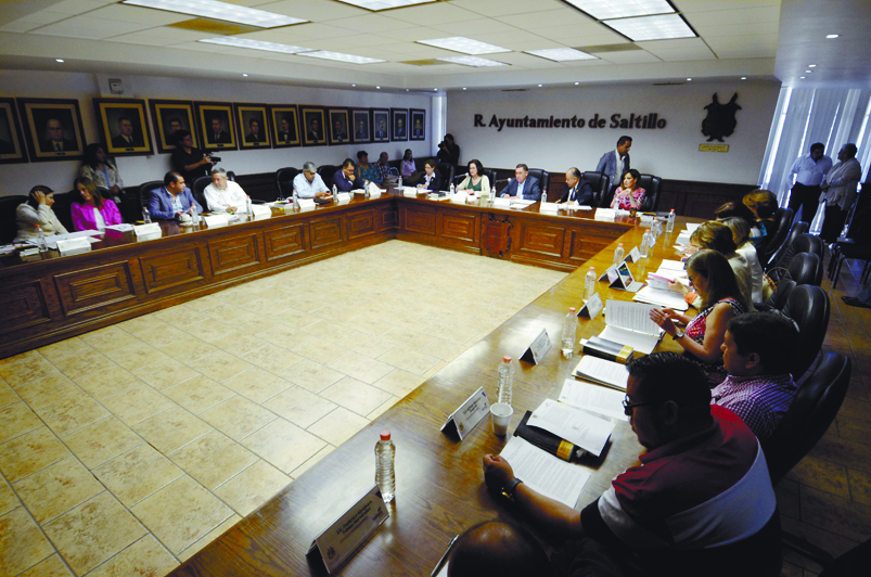 Toman protesta de nueva tesorera de Saltillo