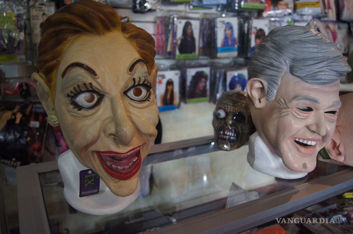 $!Todos quieren ser "El Chapo" o Peña Nieto en las fiestas de Halloween