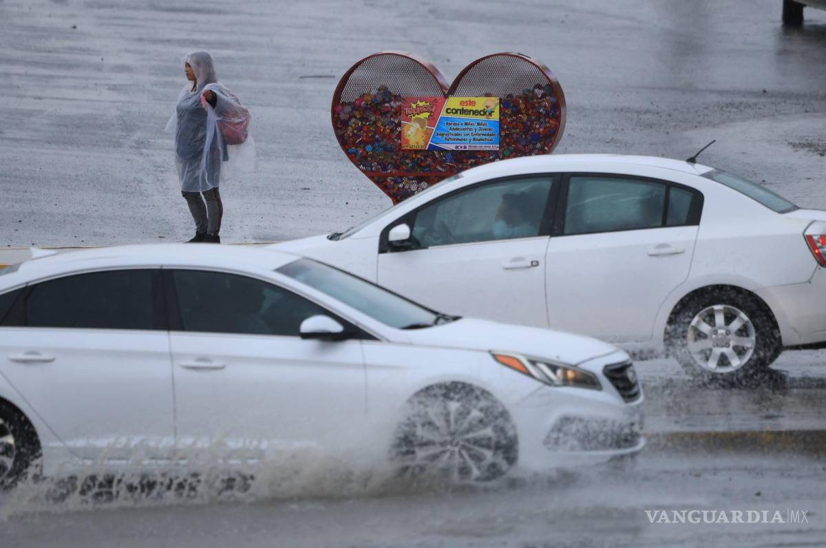 $!El Gobierno Municipal exhortó a la población a evitar transitar por vialidades inundadas para prevenir accidentes.