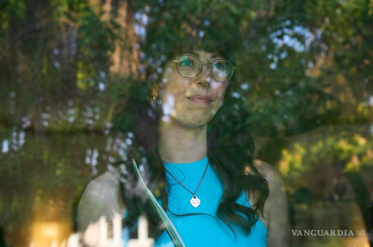 $!Ellyce Fulmore, a quien le diagnosticaron TDAH en diciembre de 2020 después de acumular 15,000 dólares en deuda por gastos impulsivos, en Calgary, Canadá.