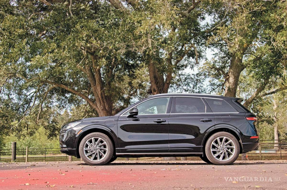 $!1.4 millones de pesos es el precio a pagar por la Lincoln Corsair Grand Touring PHEV. La gama empieza desde 1 millón 15 mil pesos con el motor 2.0 L.