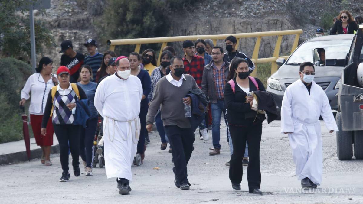 A 50 años del trenazo de Puente Moreno, Obispo de Saltillo bendice tumbas