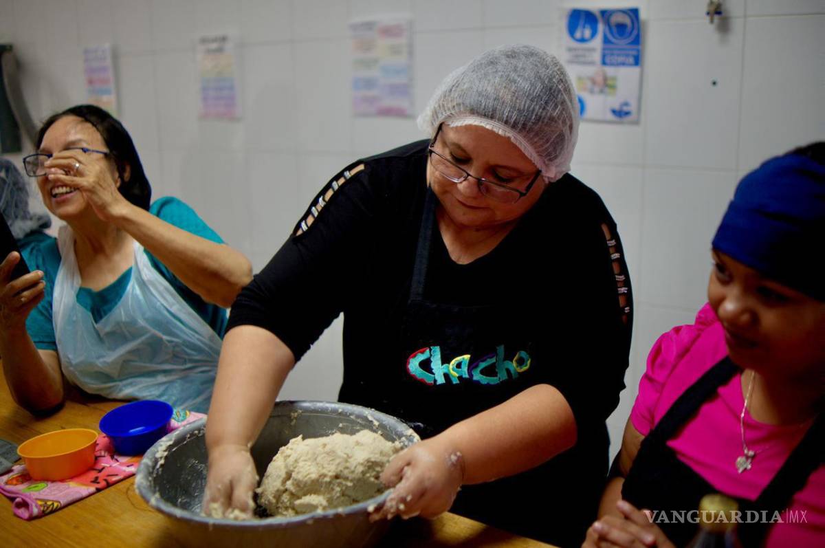 $!Más de 400 mujeres participan actualmente en los talleres de capacitación que se desarrollan en distintos puntos estratégicos de Monclova.