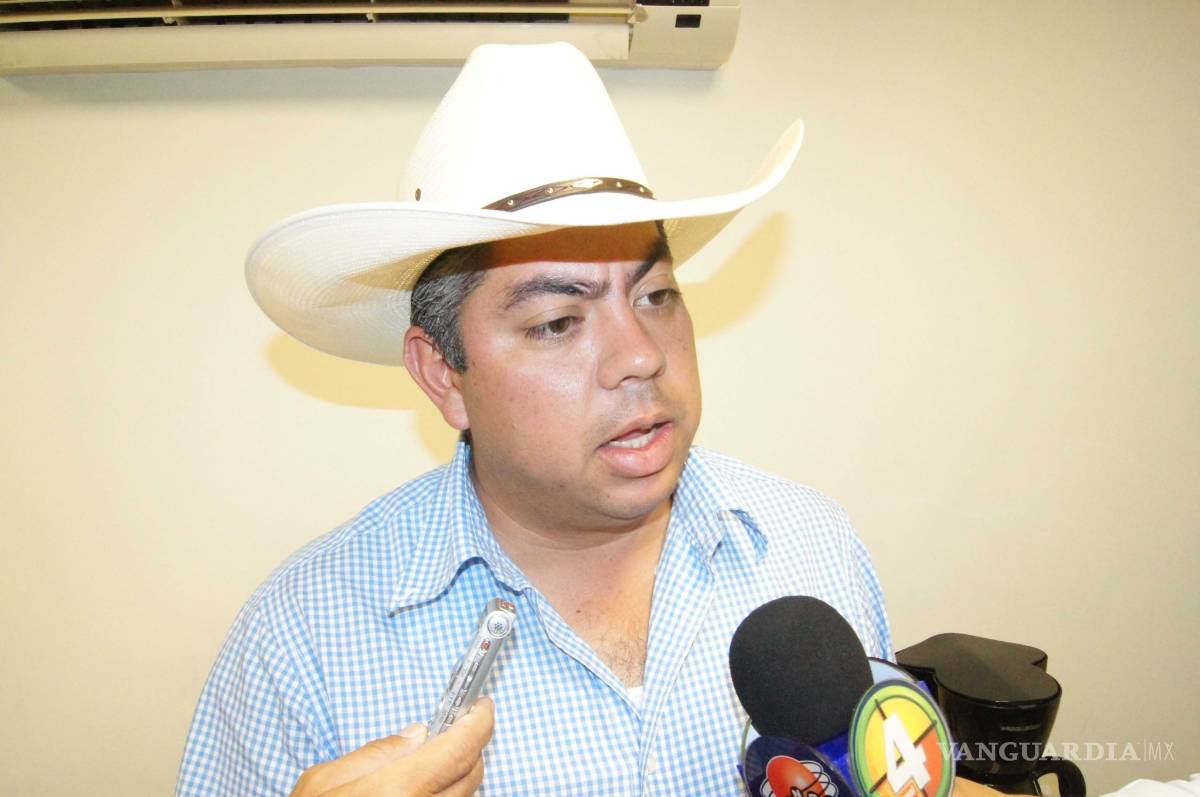 $!Alcalde de Monclova también se opone a cambio de monumento; construcción de puentes sigue en marcha