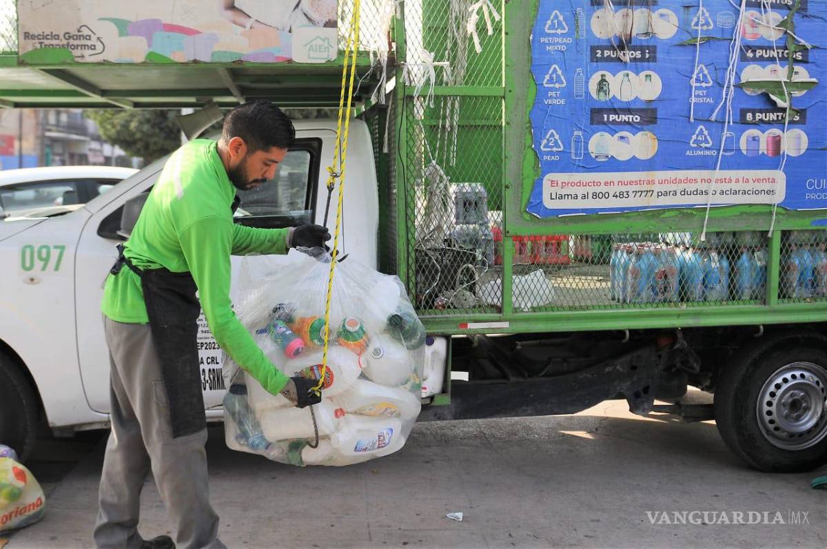 $!Brigadas ambientales reúnen residuos en colonias como parte de las acciones de reciclaje.