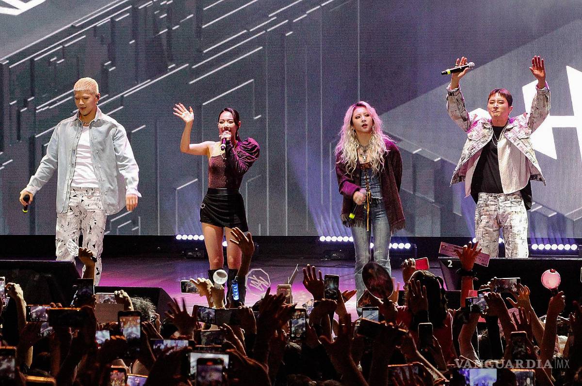 $!Los integrantes del grupo surcoreano KARD, BM, Somin, Jiwoo y J. Seph se presentan durante la 50 edición del Festival Internacional Cervantino.