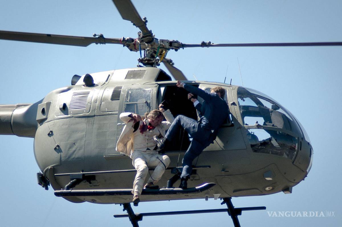 $!El doble del actor Daniel Craig y el doble del villano de la película Spectre, durante escena de acción.