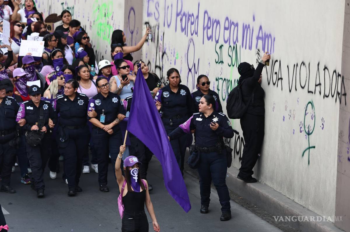 $!La presencia policial respondió a una petición escrita de colectivas que manifestaron preocupación por su seguridad.