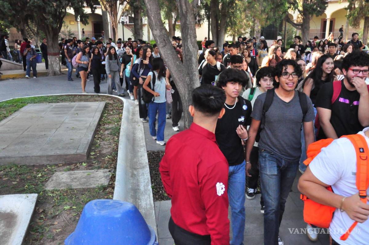 $!La comunidad tecnológica fue evacuada de cuatro áreas y concentrada en el estadio Carlos Roldán Sanders.