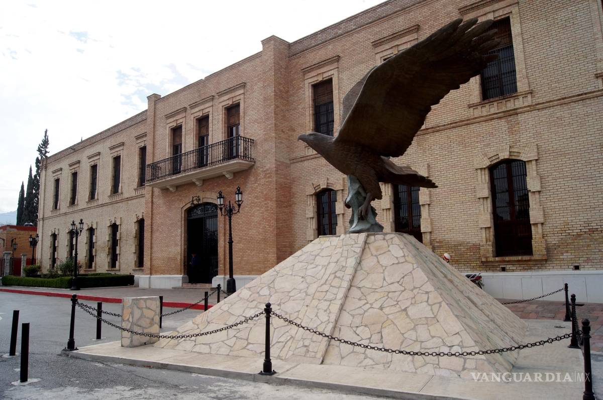 $!Saltillo 13/nov/2012 recorrido previo al aniversario del Museo de las Aves de México.