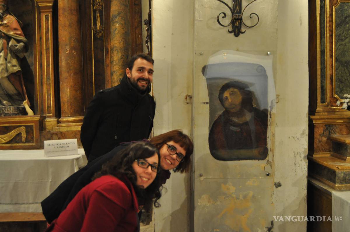 $!¡Increíble pero cierto! Aseguran que Juan Gabriel vive, pastelazo a Avelina Lesper y otras historias que parecen bromas pero no lo son